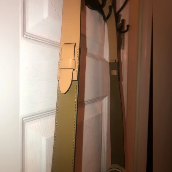 Pour La Victoire Leather Shoulder Bag - Picture 10 of 12